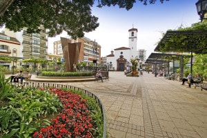 plaza de la constitucion-fuengirola-loscorchos