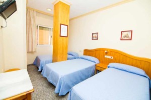 hostal-loscorchos-fuengirola