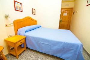 hostal-loscorchos-fuengirola